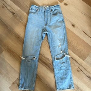 Abercrombie & Fitch Ultra High Rise Ankle Straight Jean